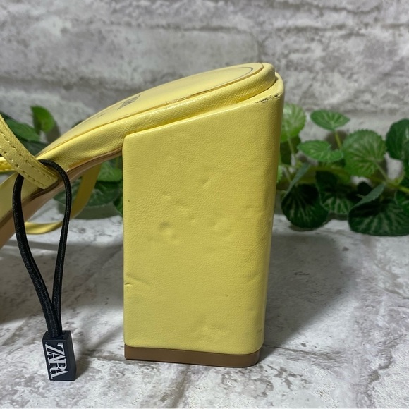 ZARA Women´s Leather Yellow Heeled square toed‎ sandals Size 40 - Picture 10 of 13